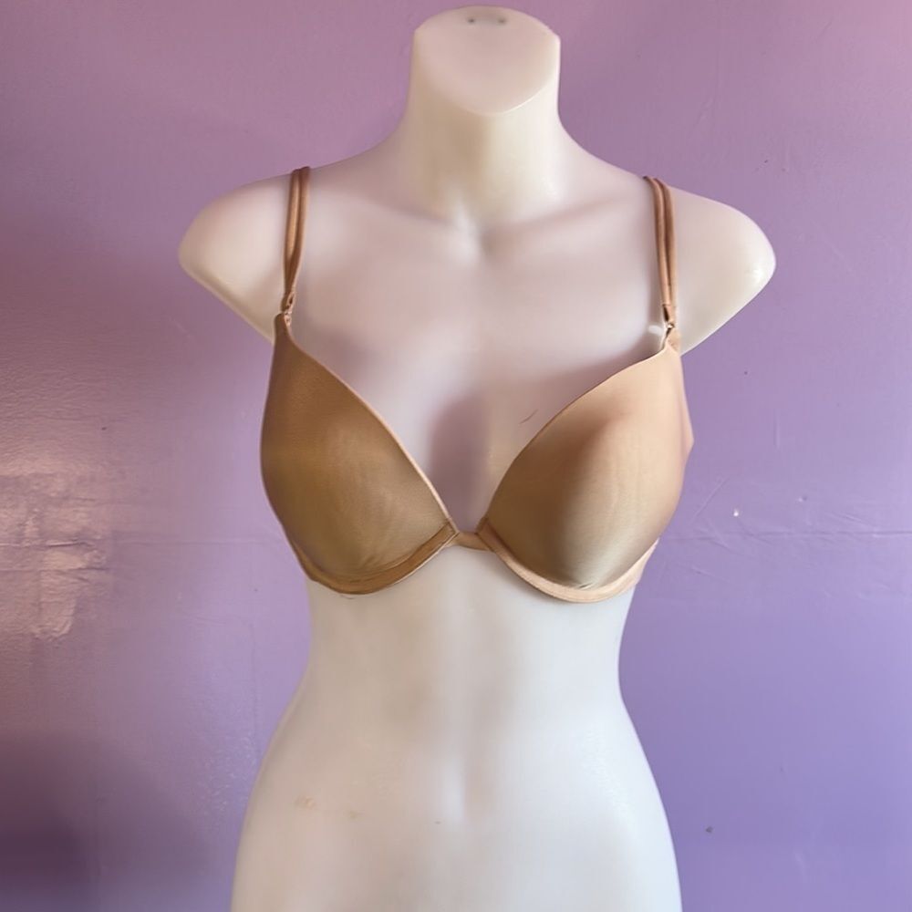 Victoria’s Secret Beige Push Up Underwire Bra Size 32DD Sexy Lingerie